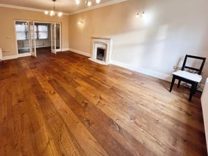Lounge- click for photo gallery